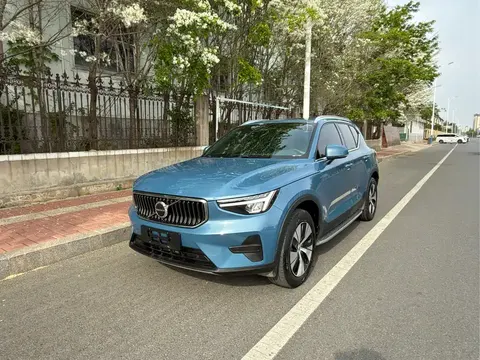 Volvo XC40 2023 купить в Москве