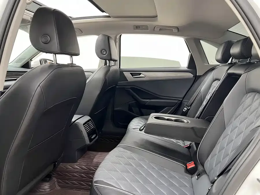 Volkswagen Sagitar 2023 Sagitar 300TSI DSG Beyond Edition 2023 — миниатюра 5