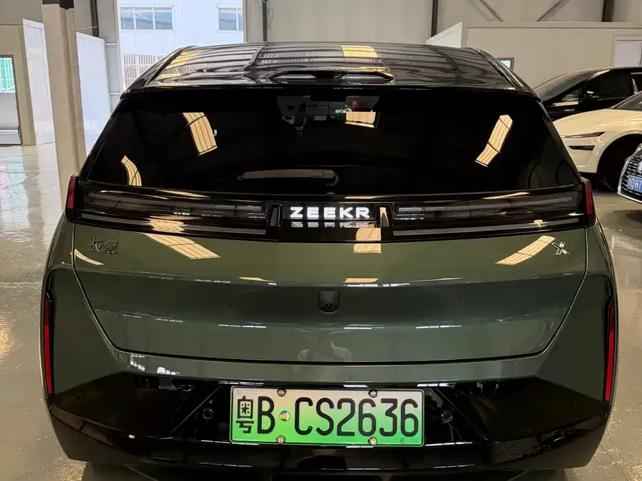 Zeekr X Zeekr X 2025 five-seat rear-wheel drive version 2025 — миниатюра 3