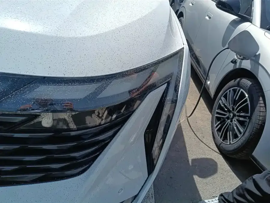 Geely Atlas L Boyue L 2023 1.5TD DCT Premium Edition 2023 — миниатюра 2