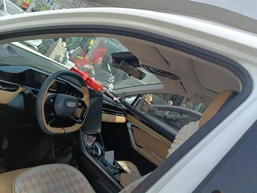 Geely Atlas L Boyue L 2023 1.5TD DCT Premium Edition 2023 — миниатюра 3