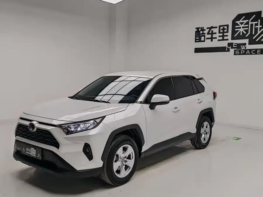 Toyota RAV4 RAV4 Rongfang 2023 2.0L CVT 2WD Urban Edition 2024 — фото 1, купить с доставкой в Москву