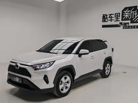 Toyota RAV4 2024 купить в Москве