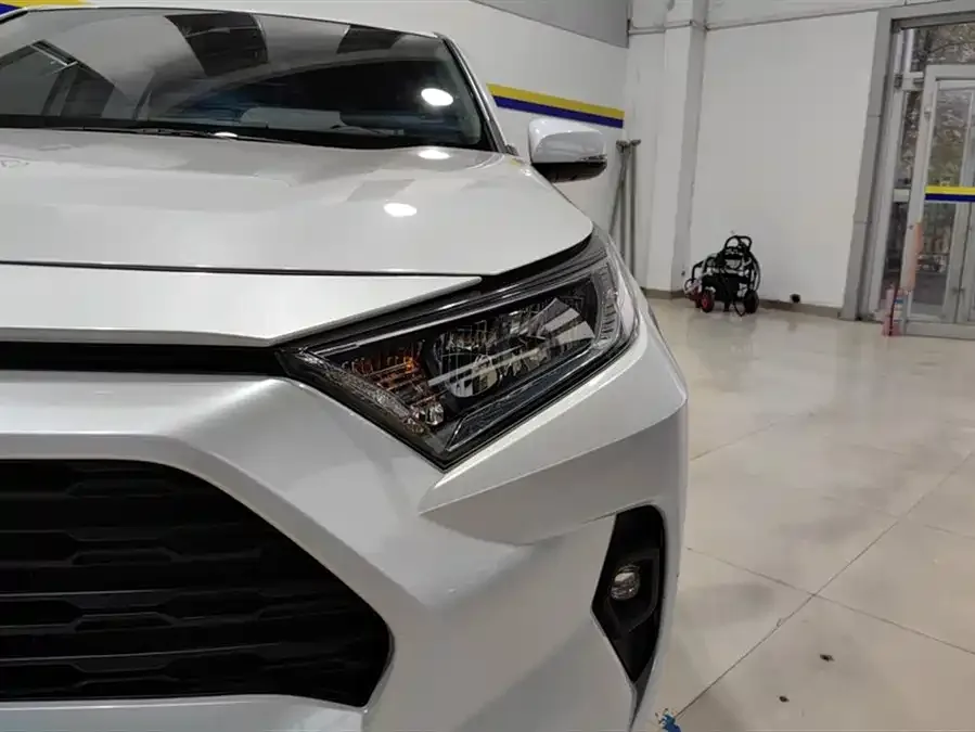Toyota RAV4 RAV4 Rongfang 2023 2.0L CVT 2WD Fashion Edition 2023 — миниатюра 2