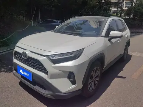 Toyota RAV4 2023 купить в Москве
