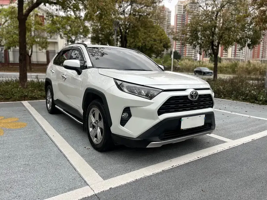 Toyota RAV4 RAV4 Rongfang 2021 2.0L CVT 2WD Fashion Edition 2022 — миниатюра 3