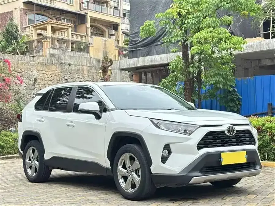 Toyota RAV4 RAV4 Rongfang 2022 2.0L CVT 2WD Fashion PLUS Edition 2023 — миниатюра 3