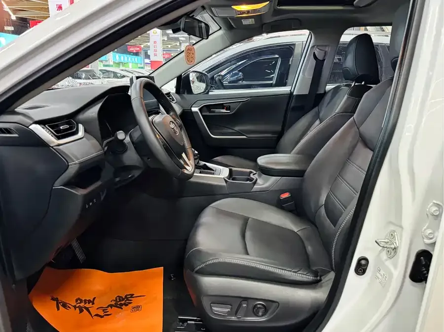 Toyota RAV4 RAV4 Rongfang 2022 2.0L CVT 2WD Fashion PLUS Edition 2022 — миниатюра 4
