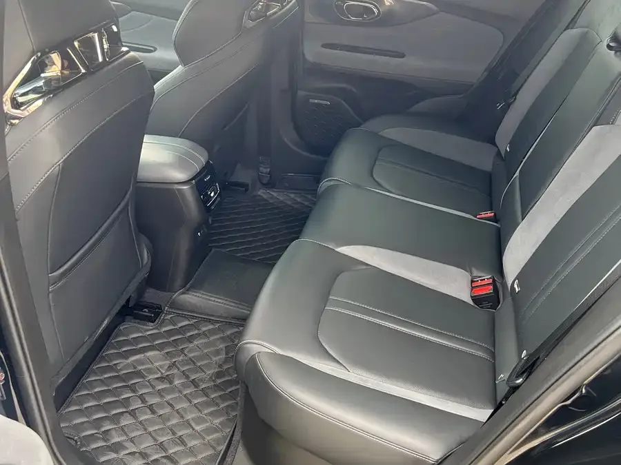 GAC Trumpchi Shadow Leopard Shadow Leopard 2024 400T Automatic Shadow Leopard R MAX Edition 2025 — миниатюра 4