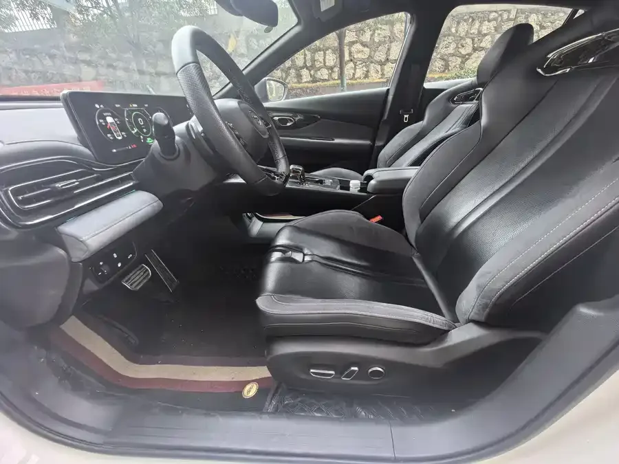 GAC Trumpchi Shadow Leopard Shadow Leopard 2023 400T Automatic R MAX 2023 — миниатюра 3