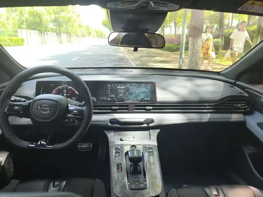 GAC Trumpchi Shadow Leopard Shadow Leopard 2024 400T Automatic Shadow Leopard R PRO Edition 2025 — миниатюра 3