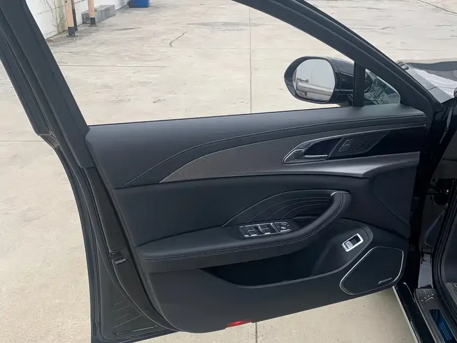 Hongqi H5 Hongqi H5 2023 1.5T DCT Zhilian Qiyun Edition 2023 — миниатюра 2