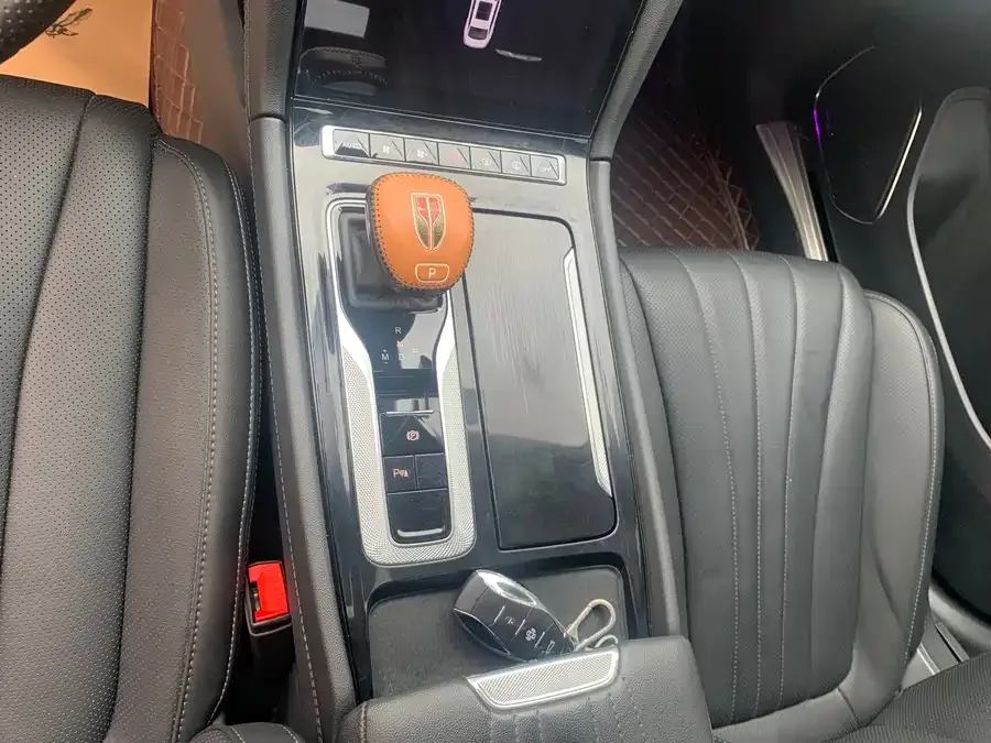 Hongqi H5 Hongqi H5 2023 1.5T DCT Zhilian Qiyun Edition 2023 — миниатюра 3