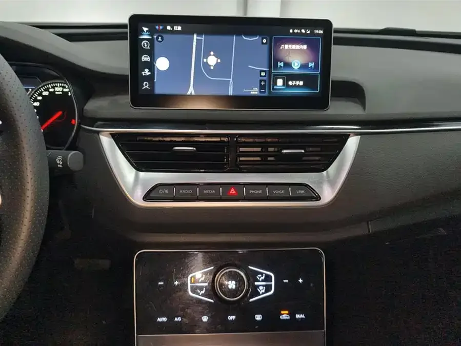 Hongqi H5 Hongqi H5 2022 Classic Model 1.8T Automatic Intelligent Connection Flagship Edition 2023 — миниатюра 4