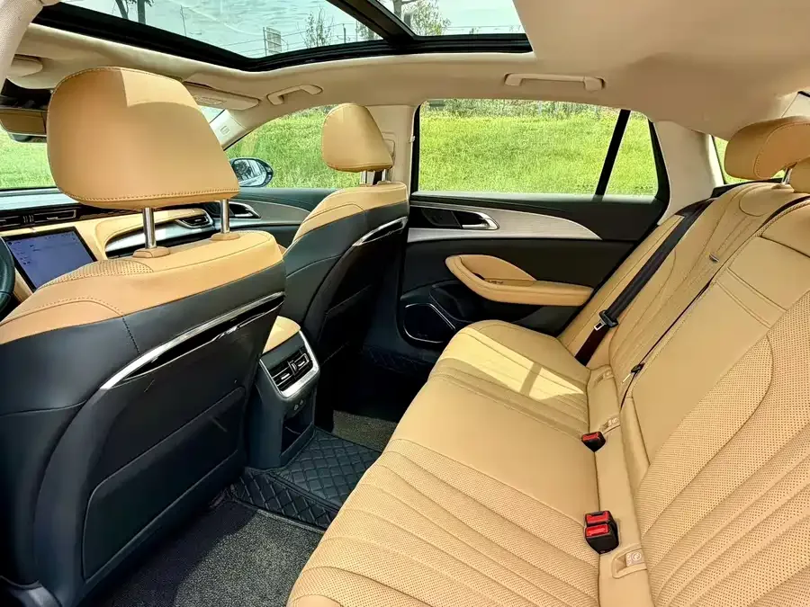 Hongqi H5 Hongqi H5 2023 2.0T Automatic Intelligent Connected Flag Edition 2022 — миниатюра 2