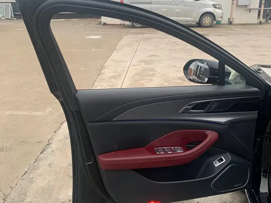 Hongqi H5 Hongqi H5 2023 2.0T Automatic Intelligent Connection Flagship Edition 2023 — миниатюра 2
