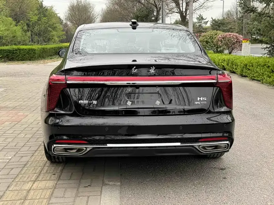 Hongqi H5 Hongqi H5 2025 1.5T DCT Flagship Edition 2026 — миниатюра 2