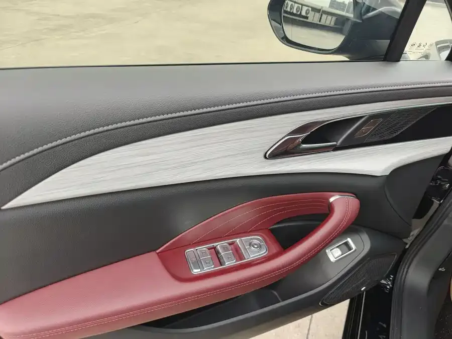 Hongqi H5 Hongqi H5 2025 2.0T Automatic Shadow Edition 2025 — миниатюра 2