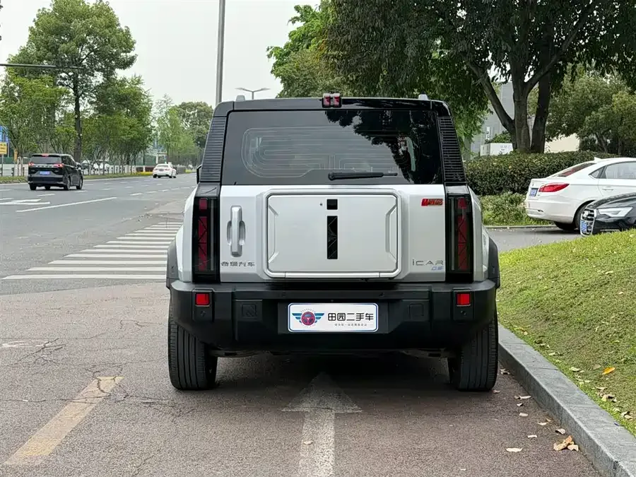 iCAR 03 iCAR 03 2024 472km 4WD long-range version 2025 — миниатюра 2