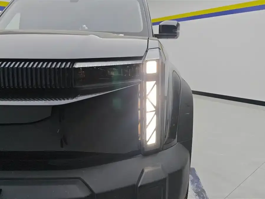 iCAR 03 iCAR 03 2024 472km 4WD long-range version 2024 — миниатюра 2