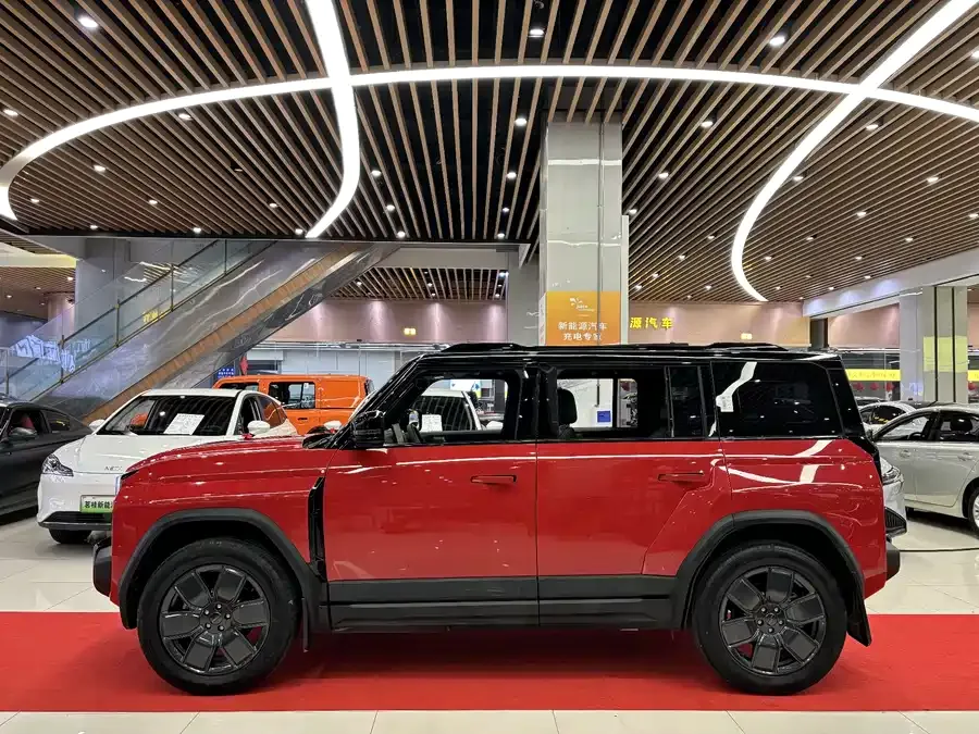 iCAR 03T iCAR 03T 2024 501km 4WD long range version 2025 — миниатюра 2