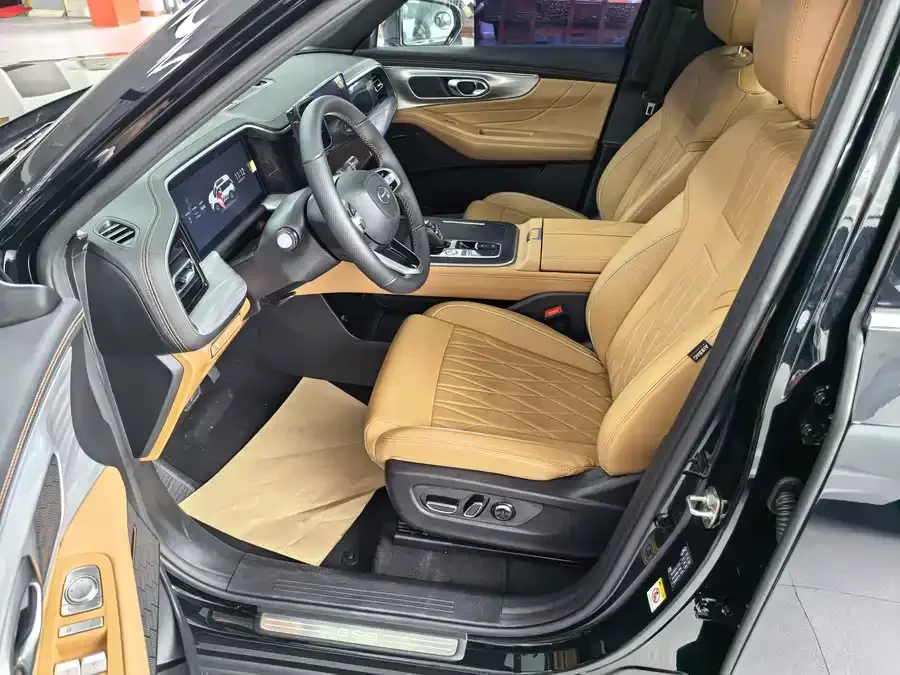 GAC Trumpchi GS8 Trumpchi GS8 2025 Pilot Series 2.0TGDI 2WD Luxury Edition 5 Seaters 2024 — миниатюра 4