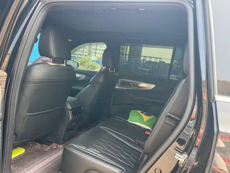 GAC Trumpchi GS8 Trumpchi GS8 2024 Navigator Series 2.0TGDI 2WD Luxury Intelligent Connected Edition 7-Seater 2024 — миниатюра 4