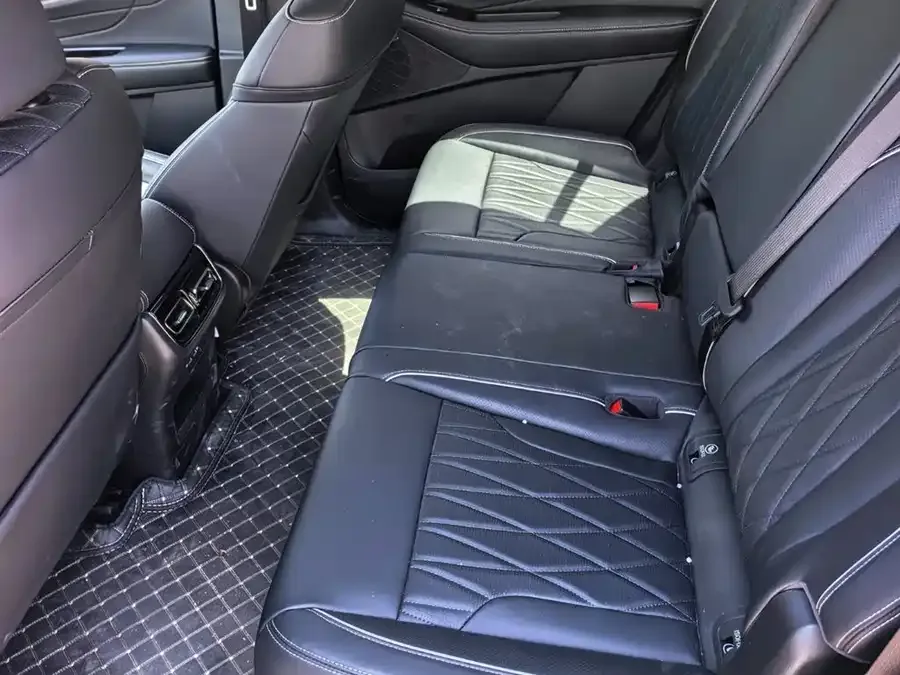 GAC Trumpchi GS8 Trumpchi GS8 2025 Pilot Series 2.0TGDI 2WD Luxury Edition 5 Seaters 2026 — миниатюра 3