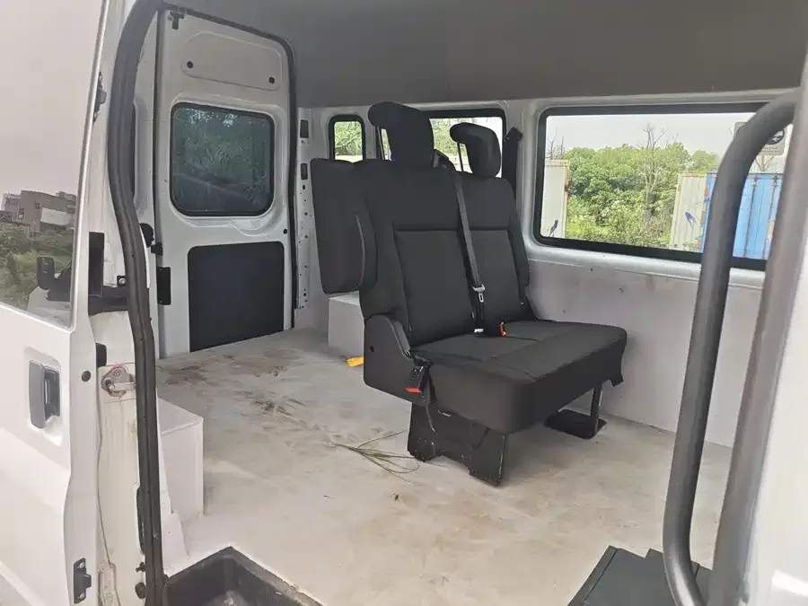 Jiangling Fushun Jiangling Fushun 2025 2.0T 6MT diesel short-axle mid-roof commercial multi-purpose passenger car with 5/6 seats 2025 — миниатюра 2