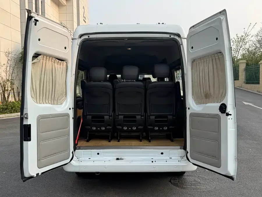 Jiangling Fushun Jiangling Fushun 2023 2.0T Manual Medium Wheelbase High Roof Passenger Transport Edition Business Model 9 Seats (Non-Commercial) 2023 — миниатюра 4
