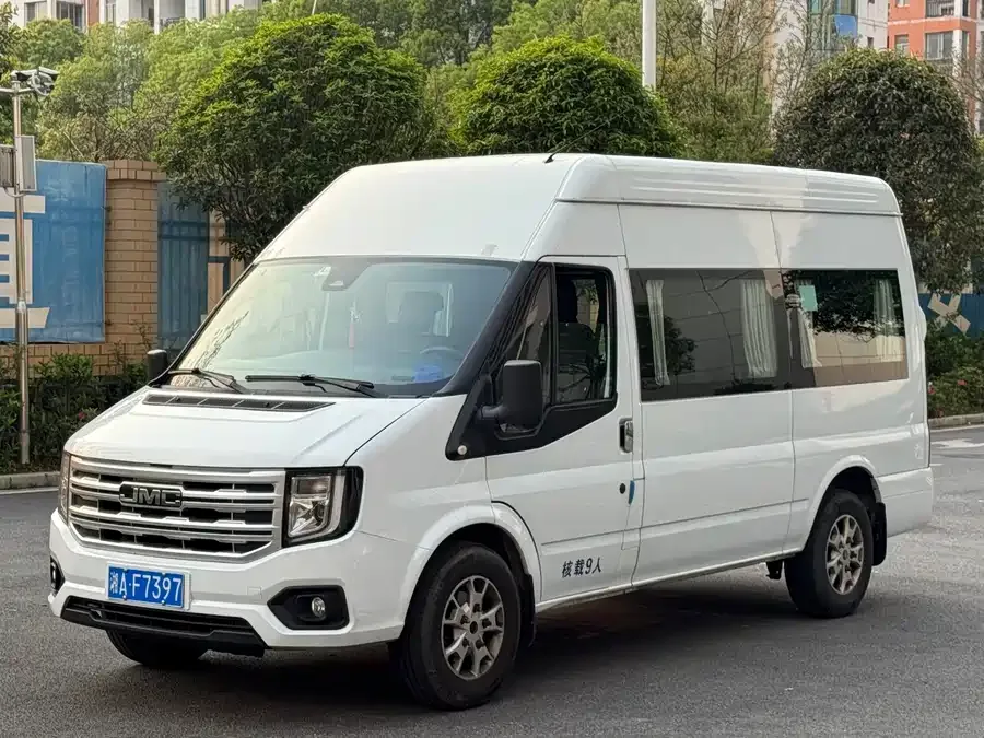 Jiangling Fushun Jiangling Fushun 2023 2.0T Manual Medium Wheelbase High Roof Passenger Transport Edition Business Model 9 Seats (Non-Commercial) 2023 — фото 1, купить с доставкой в Москву