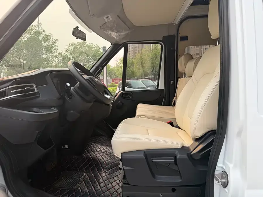 Jiangling Fushun Jiangling Fushun 2023 2.0T Automatic Medium-Wheelbase High-Roof Commercial Multi-Purpose Passenger Van (6 Seats) 2024 — миниатюра 5