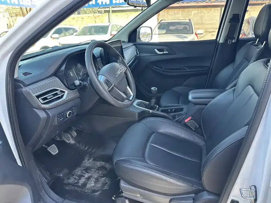 Jiangling Book Baodian 2023 2.5T diesel four-wheel drive comfort version standard wheelbase JX4D25A6L 2023 — миниатюра 2