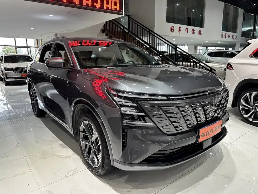Changan CS75PLUS Changan CS75PLUS 2025 fourth-generation 1.5T New Blue Whale Smart Flagship Edition 2025 — миниатюра 3