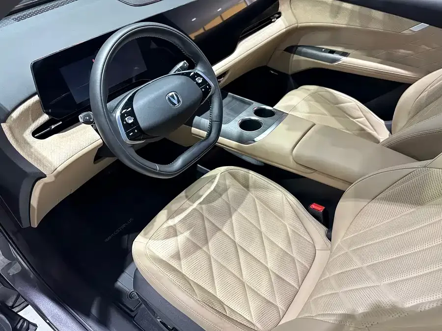 Changan CS75PLUS Changan CS75PLUS 2025 fourth-generation 1.5T New Blue Whale Smart Flagship Edition 2025 — миниатюра 4