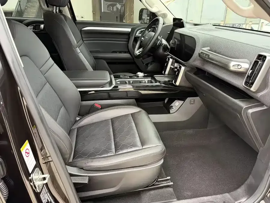Haval Big dog Haval Big Dog 2022 1.5T DCT 2WD Husky Edition 2022 — миниатюра 4