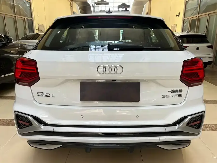 Audi Q2L 2022 35 TFSI Fashion Dynamic Edition 2023 — миниатюра 2