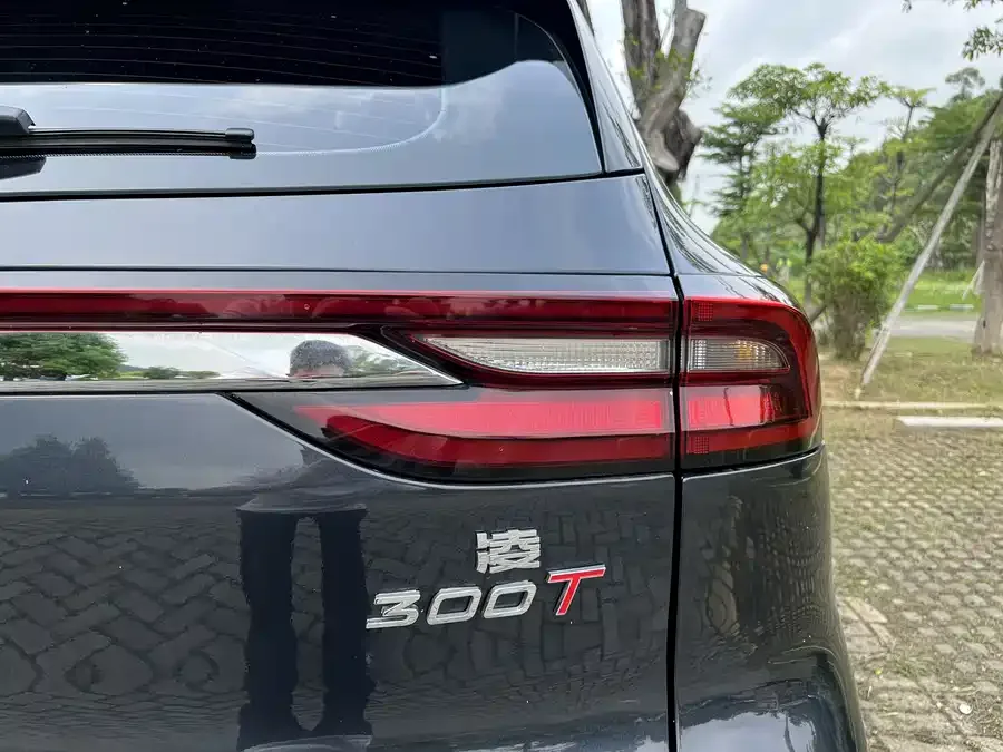 Exeed TXL Xingtu Lingyun 2024 300T 2WD Star Edition 2024 — миниатюра 3