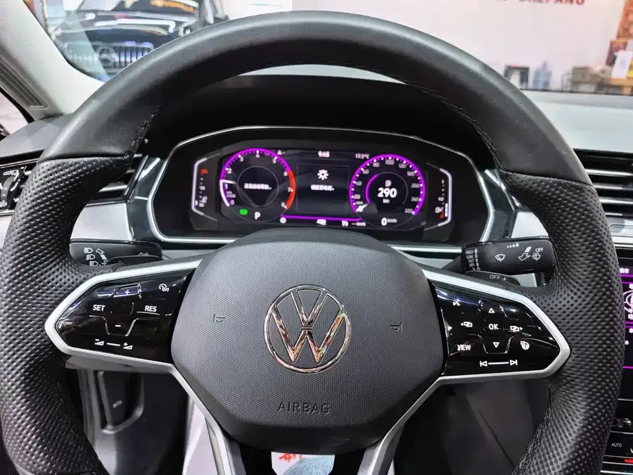 Volkswagen Magotan Magotan 2023 2 million commemorative edition 330TSI DSG luxury model 2022 — миниатюра 5
