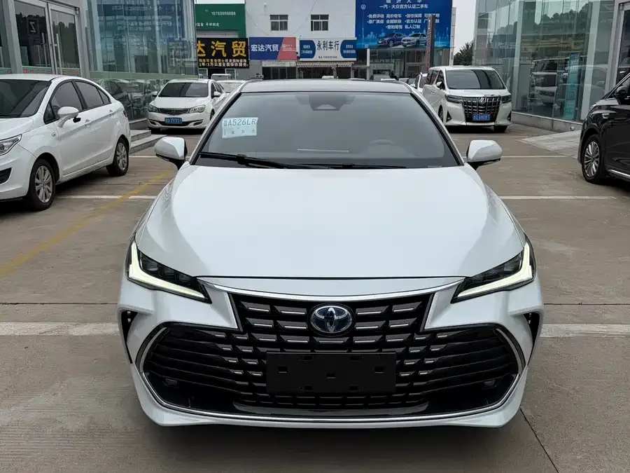 Toyota Avalon 2024 Avalon Hybrid 2.0L Premium Edition 2024 — фото 1, купить с доставкой в Москву