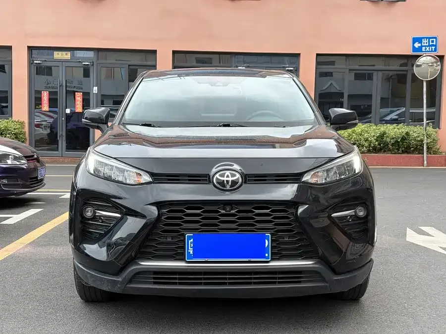 Toyota Wildlander Wildlander 2022 2.0L CVT 2WD Luxury PLUS Edition 2023 — миниатюра 3