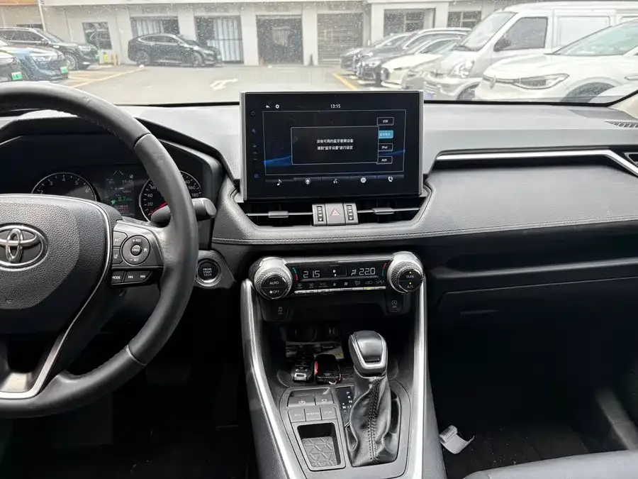 Toyota Wildlander Wildlander 2022 2.0L CVT 2WD Luxury PLUS Edition 2023 — миниатюра 5