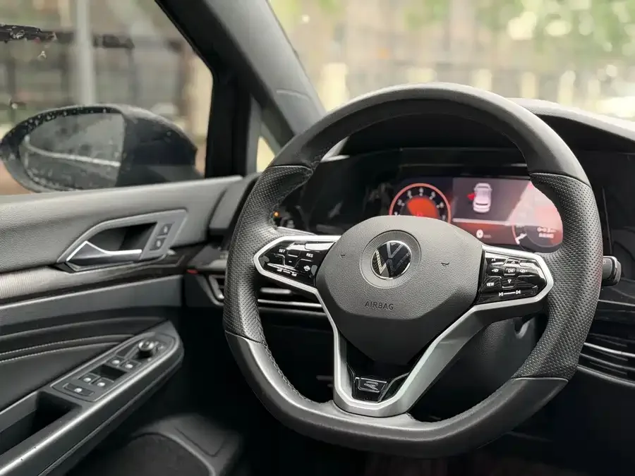 Volkswagen golf Golf 2023 facelift 280TSI DSG R-Line 2022 — миниатюра 5