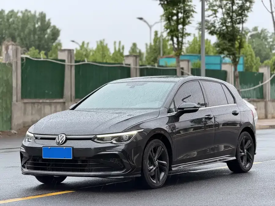 Volkswagen golf Golf 2023 facelift 280TSI DSG R-Line 2022 — фото 1, купить с доставкой в Москву
