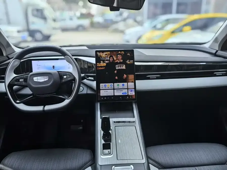 Geely Atlas L Boyue L 2024 1.5TD DCT Premium Edition 2025 — миниатюра 4