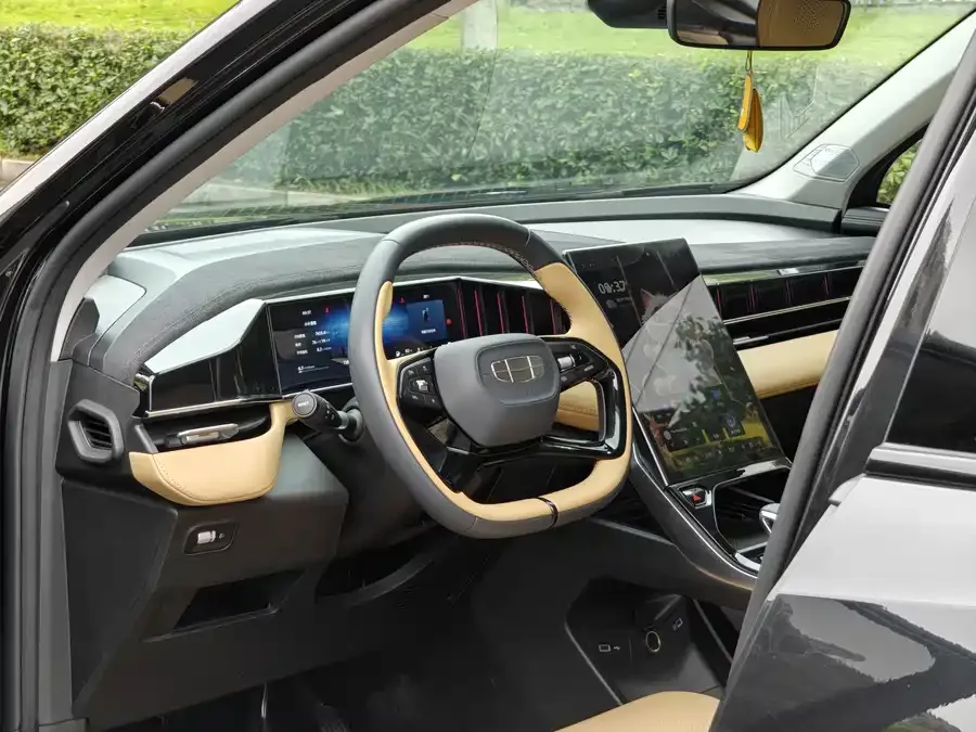 Geely Atlas L Boyue L 2023 2.0TD DCT Premium Edition 2023 — миниатюра 3