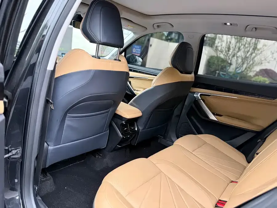 Geely Atlas L Boyue L 2024 1.5TD DCT Premium Edition 2024 — миниатюра 3