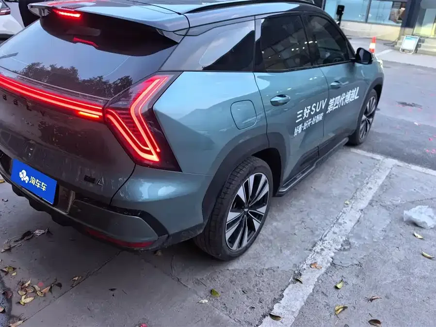 Geely Atlas L Boyue L 2025 fourth generation 1.5TD DCT Jinxiu 2025 — миниатюра 3