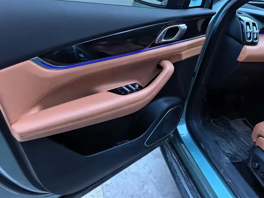 Geely Atlas L Boyue L 2025 fourth generation 1.5TD DCT Jinxiu 2025 — миниатюра 4