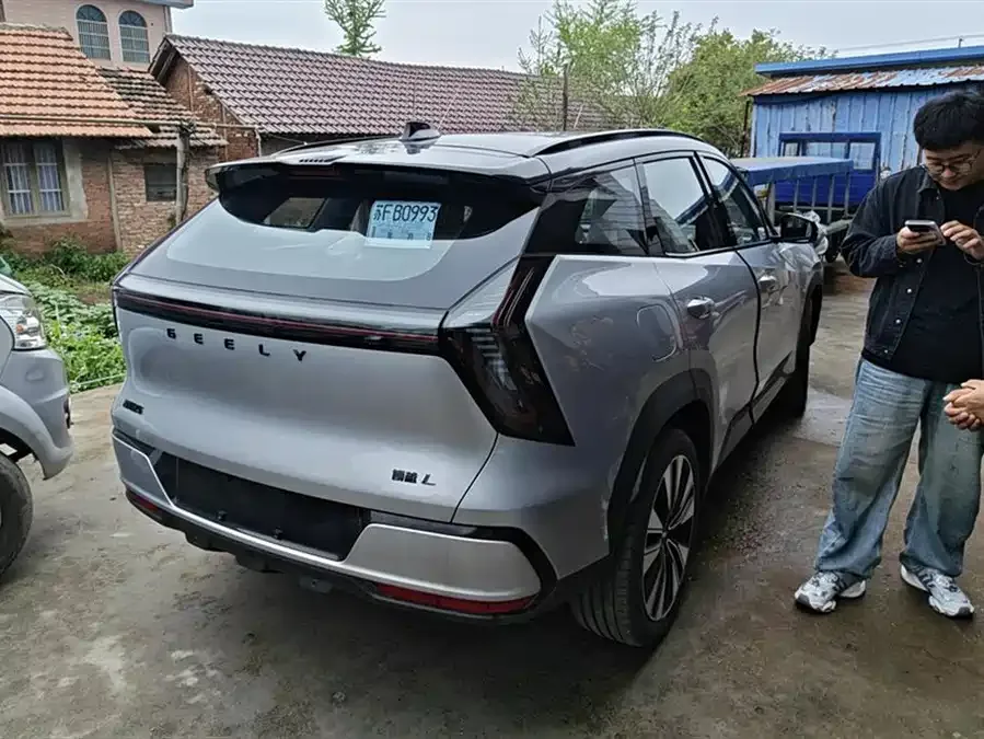 Geely Atlas L Boyue L 2025 fourth generation 1.5TD DCT Jinxiu 2026 — миниатюра 3